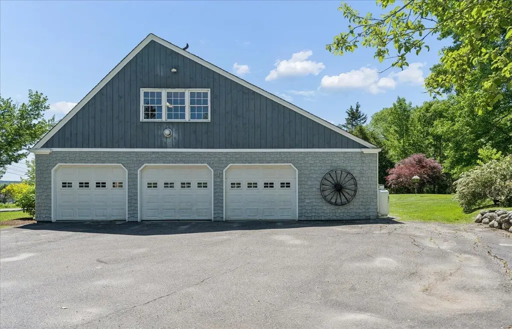 17 Savage Road Searsport ME 04974