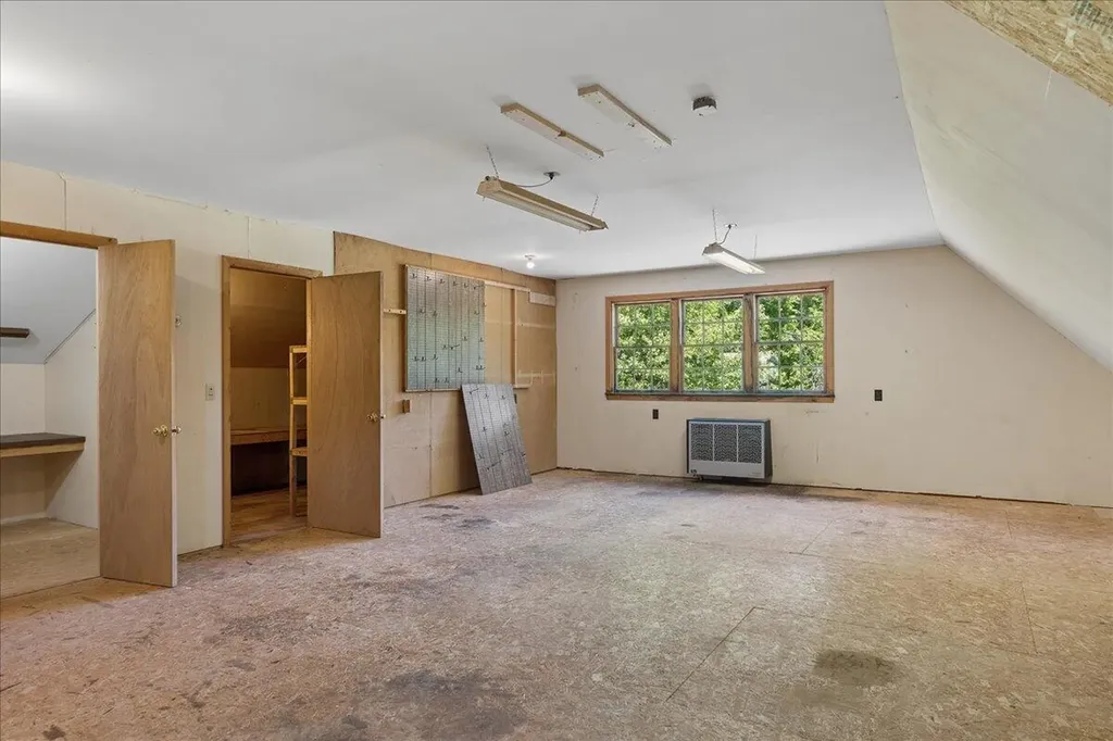 17 Savage Road Searsport ME 04974
