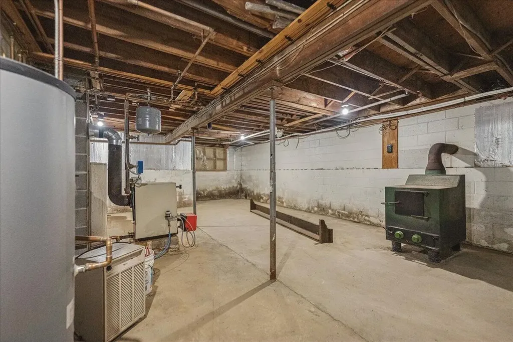 17 Savage Road Searsport ME 04974