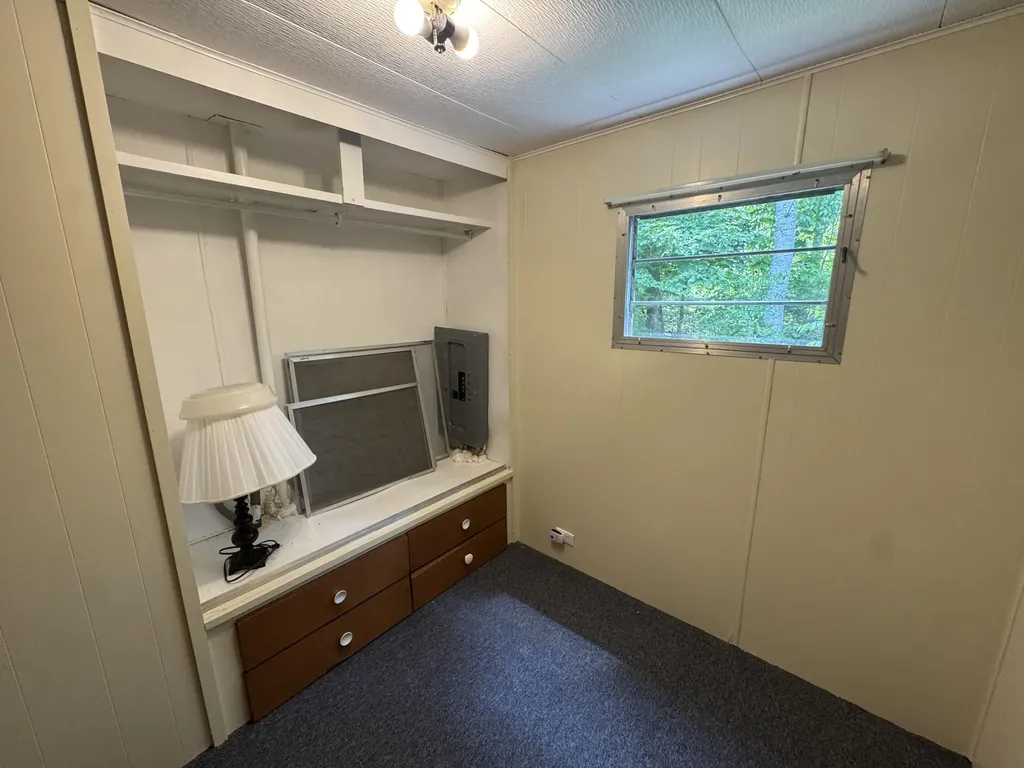 177 Barton Road Windsor ME 04363