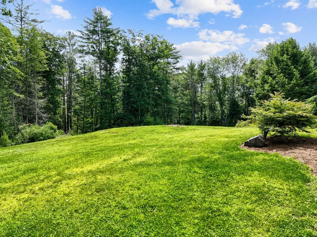 16 Davis Point Road Wayne ME 04284