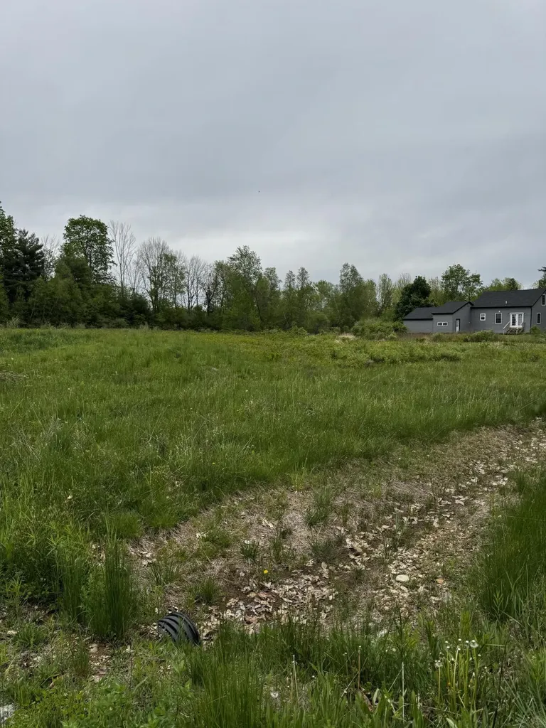 M5 00 Leavitt Lane Palmyra ME 04965