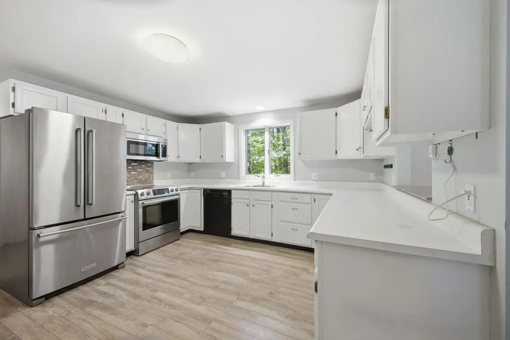 18 Cape Woods Drive Cape Elizabeth ME 04107