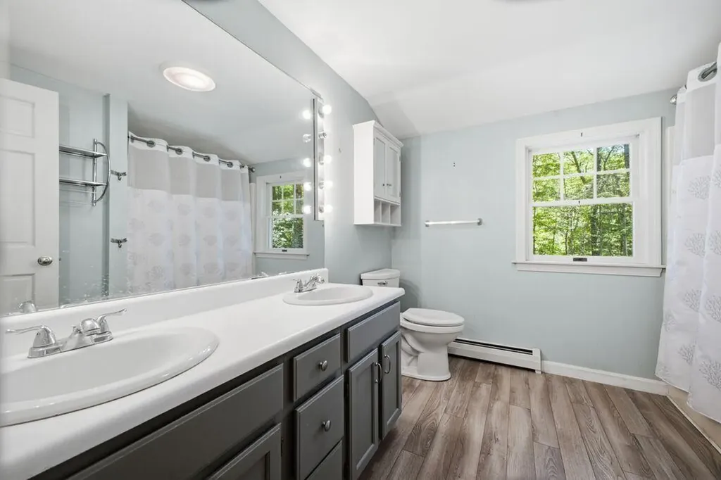 18 Cape Woods Drive Cape Elizabeth ME 04107