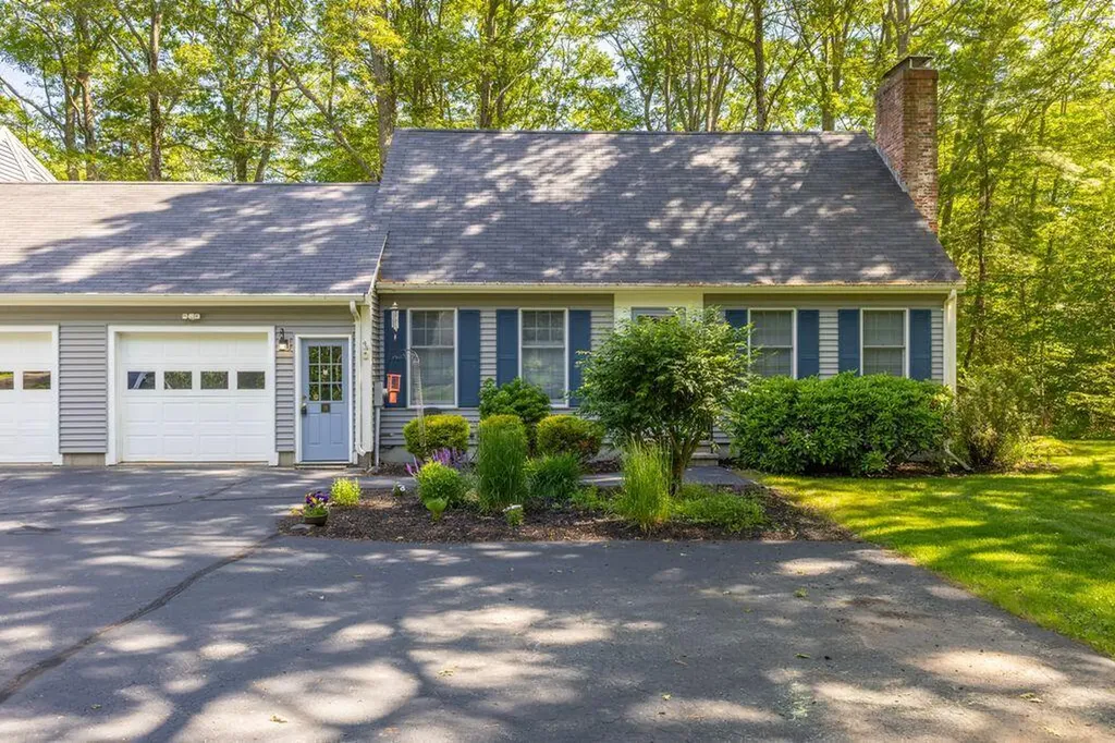 18 Cape Woods Drive Cape Elizabeth ME 04107