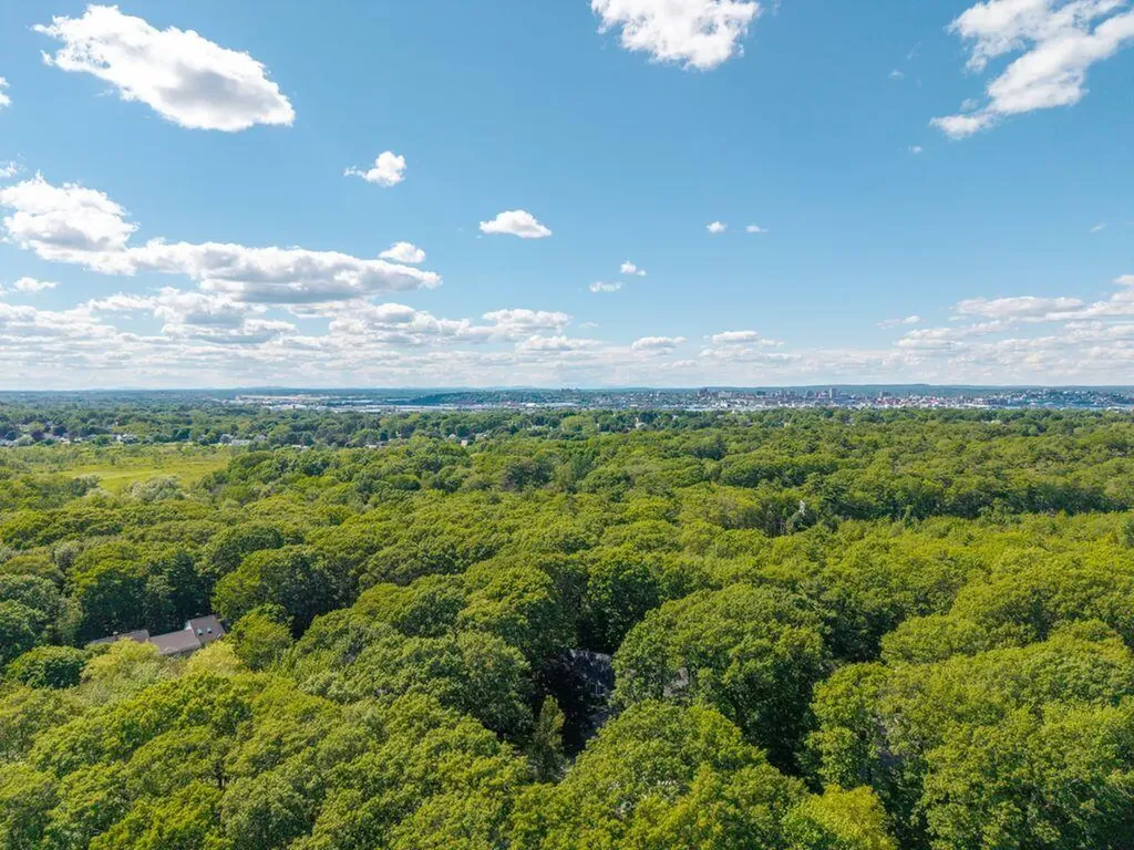 18 Cape Woods Drive Cape Elizabeth ME 04107