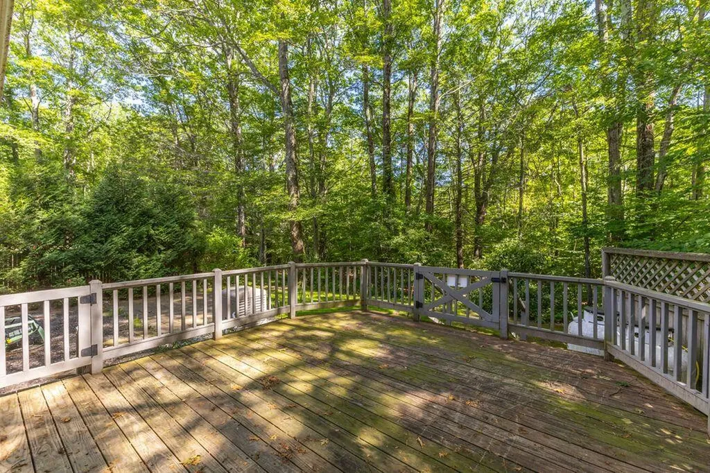 18 Cape Woods Drive Cape Elizabeth ME 04107