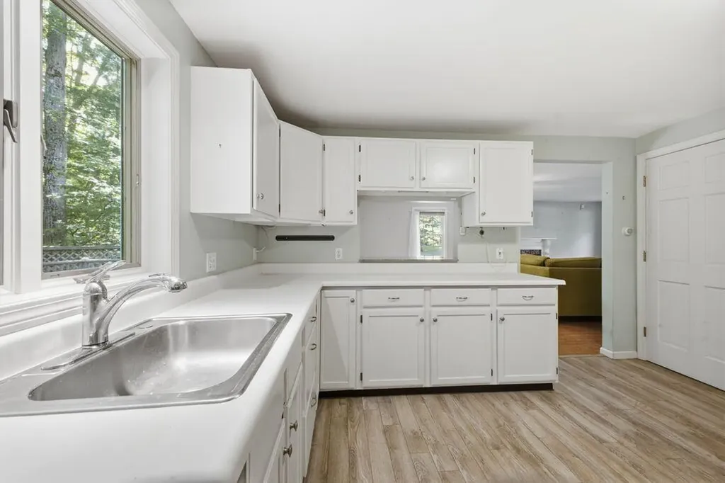 18 Cape Woods Drive Cape Elizabeth ME 04107