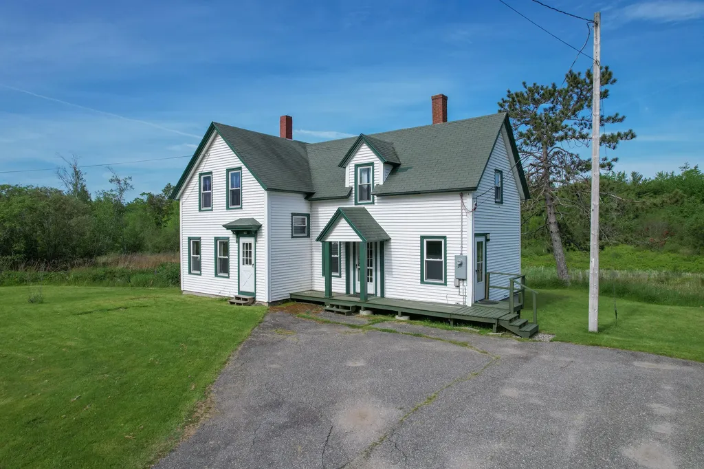 176 North Street Ellsworth ME 04605