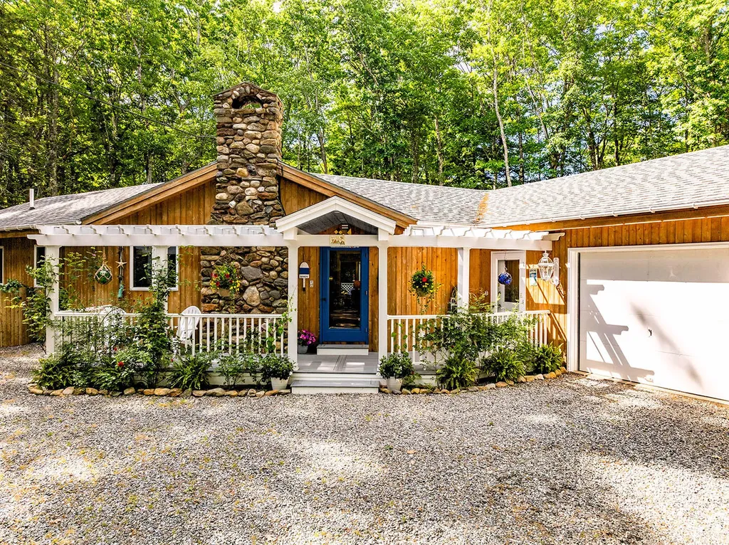 12 Alexander Drive Rockport ME 04856