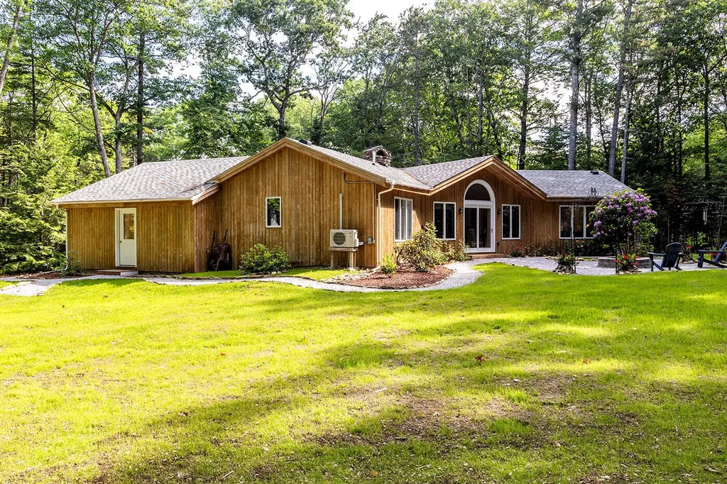12 Alexander Drive Rockport ME 04856