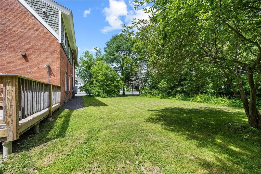 987 Main Street Vassalboro ME 04989