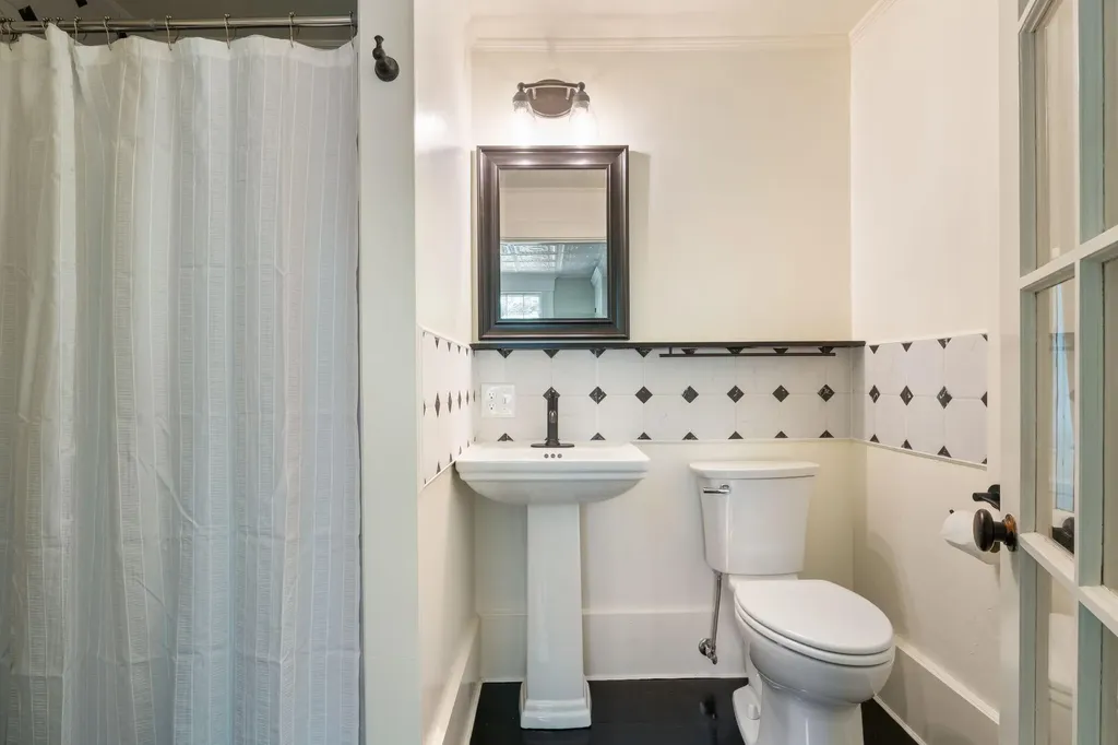 404 Blackstrap Road Falmouth ME 04105
