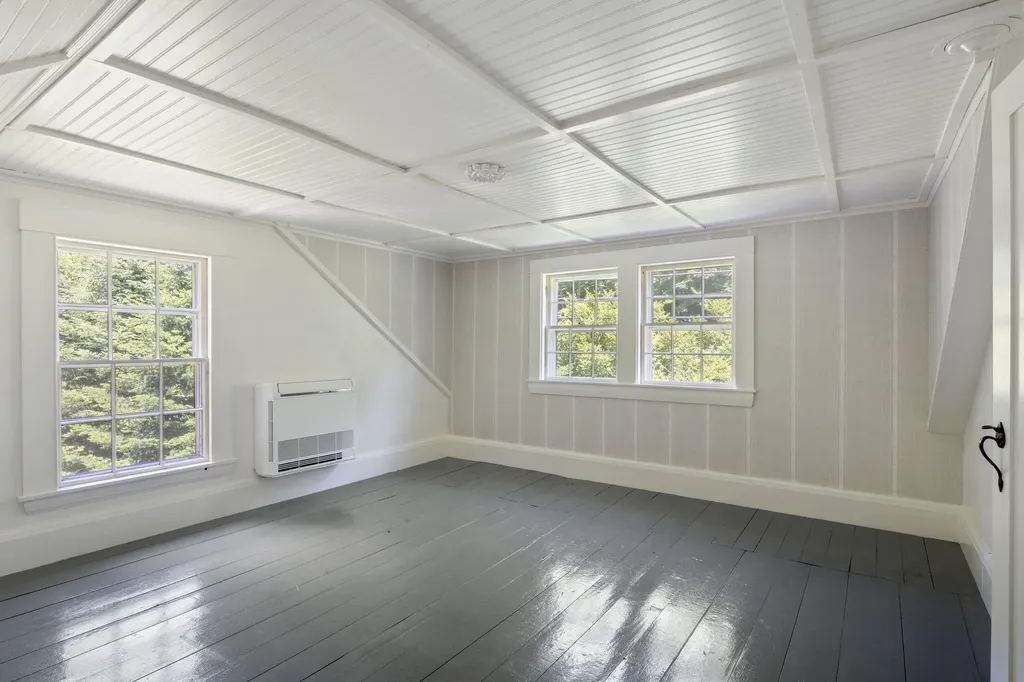 404 Blackstrap Road Falmouth ME 04105
