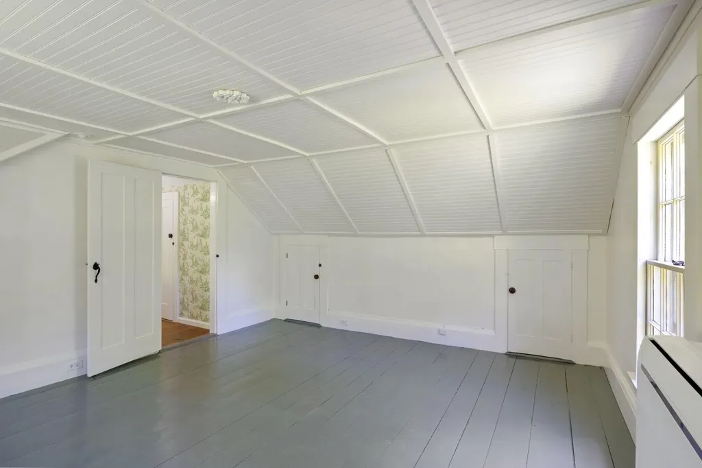 404 Blackstrap Road Falmouth ME 04105
