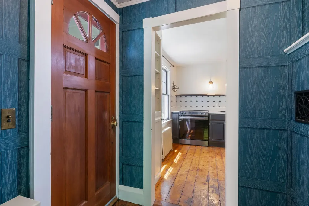 404 Blackstrap Road Falmouth ME 04105