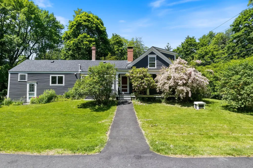 404 Blackstrap Road Falmouth ME 04105