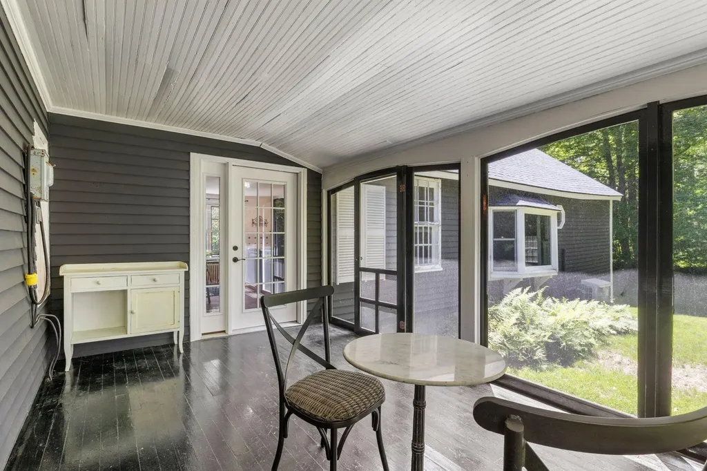 404 Blackstrap Road Falmouth ME 04105