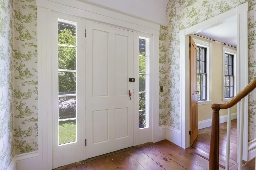 404 Blackstrap Road Falmouth ME 04105