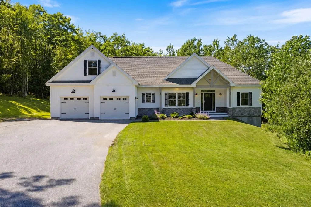 16 Abbi Lane Scarborough ME 04074