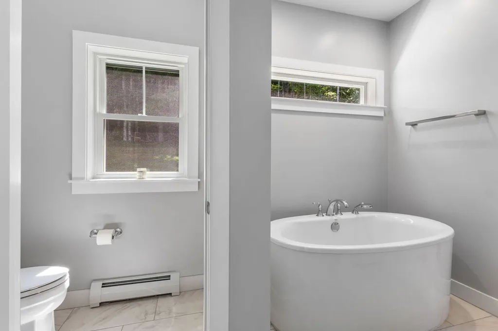 16 Abbi Lane Scarborough ME 04074