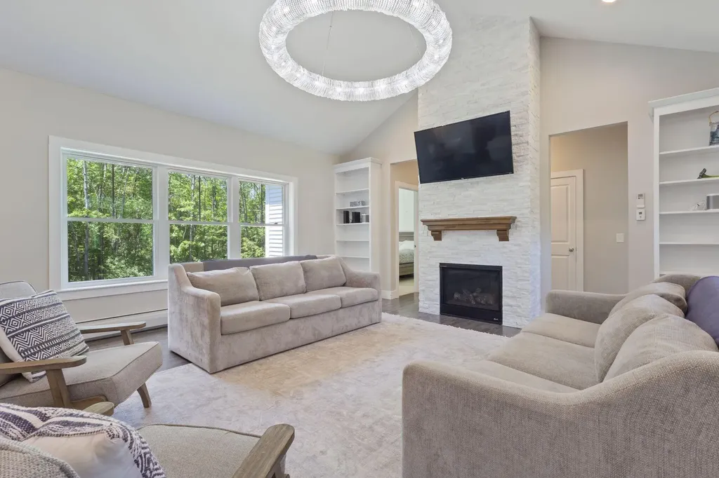 16 Abbi Lane Scarborough ME 04074