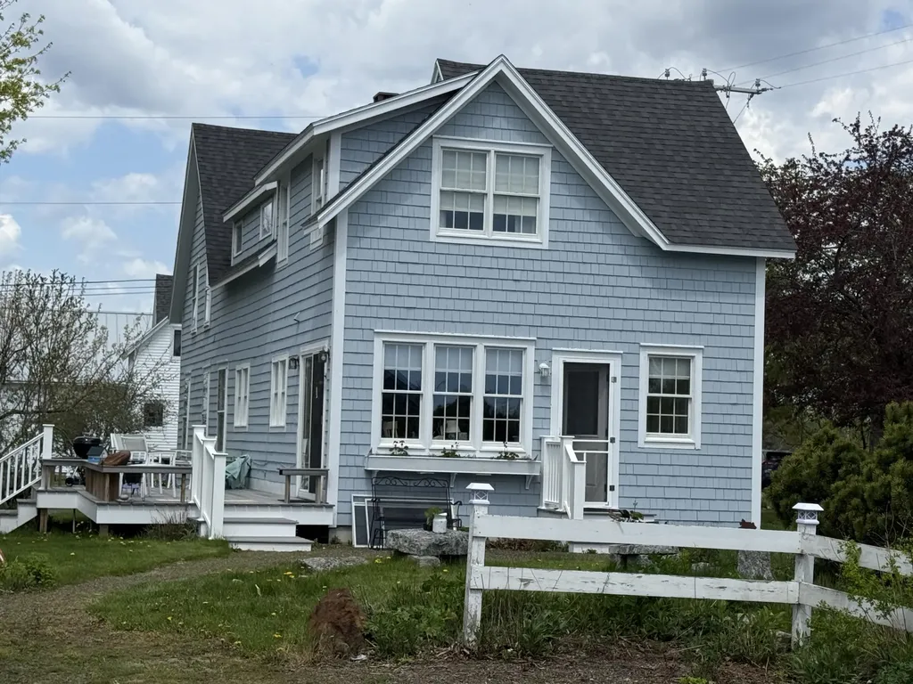25 Village Road South Thomaston ME 04860