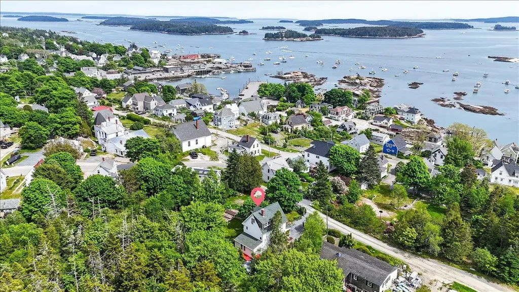 5 Mcdonald Lane Stonington ME 04681