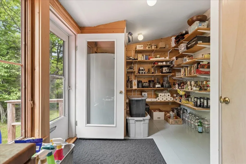 5 Mcdonald Lane Stonington ME 04681
