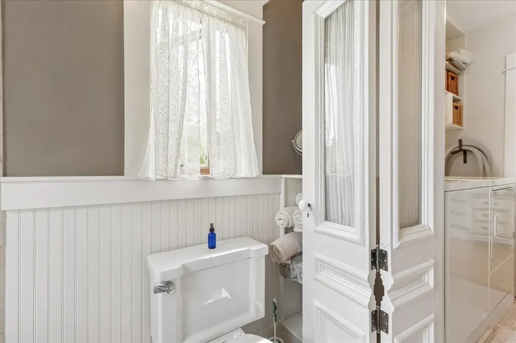 5 Mcdonald Lane Stonington ME 04681