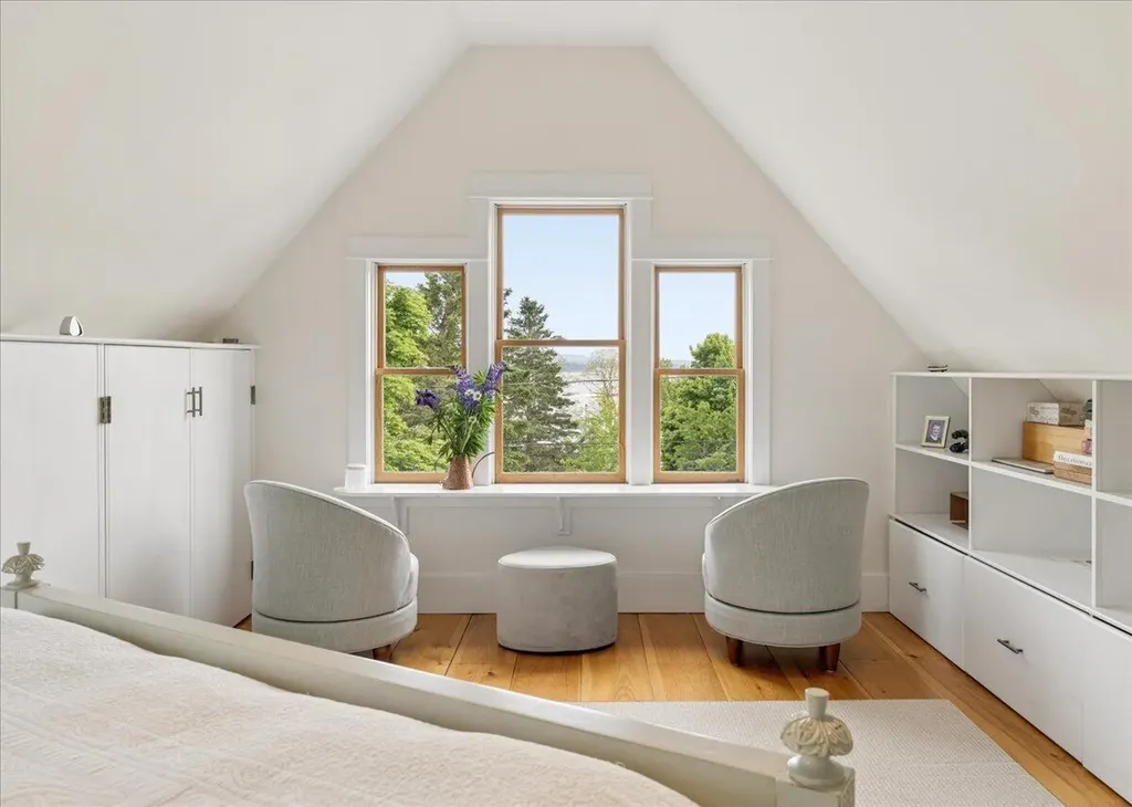 5 Mcdonald Lane Stonington ME 04681