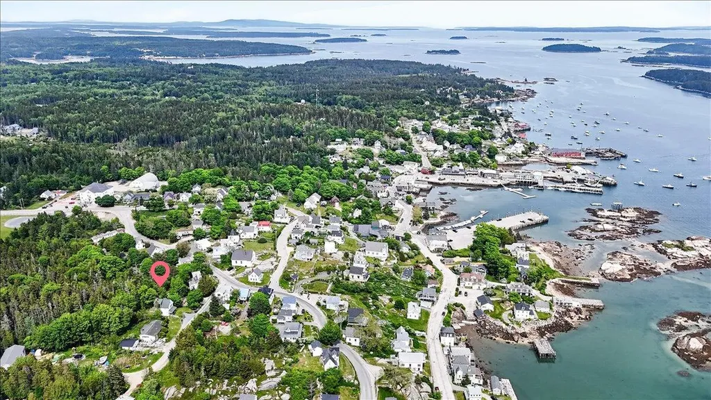 5 Mcdonald Lane Stonington ME 04681