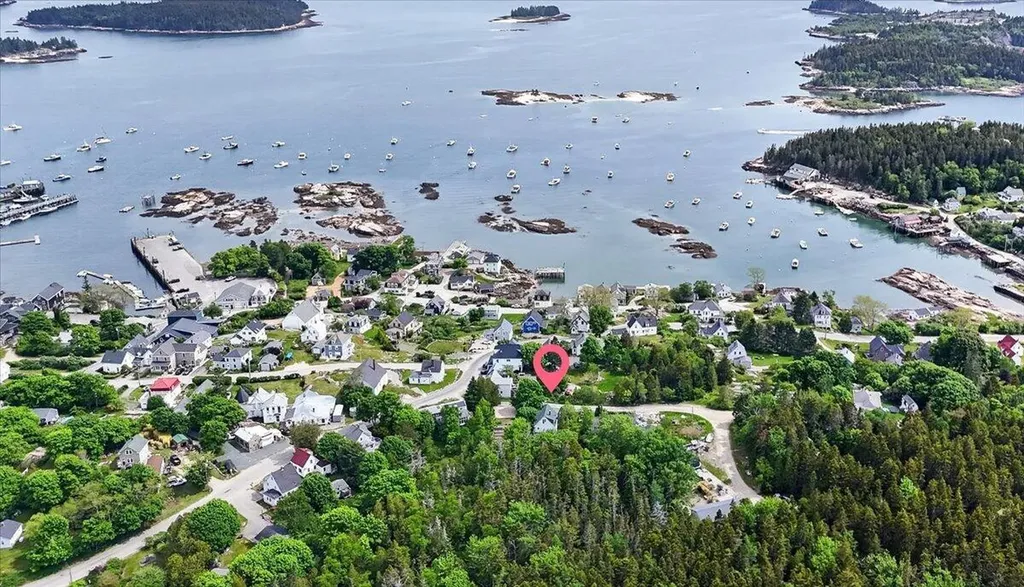 5 Mcdonald Lane Stonington ME 04681