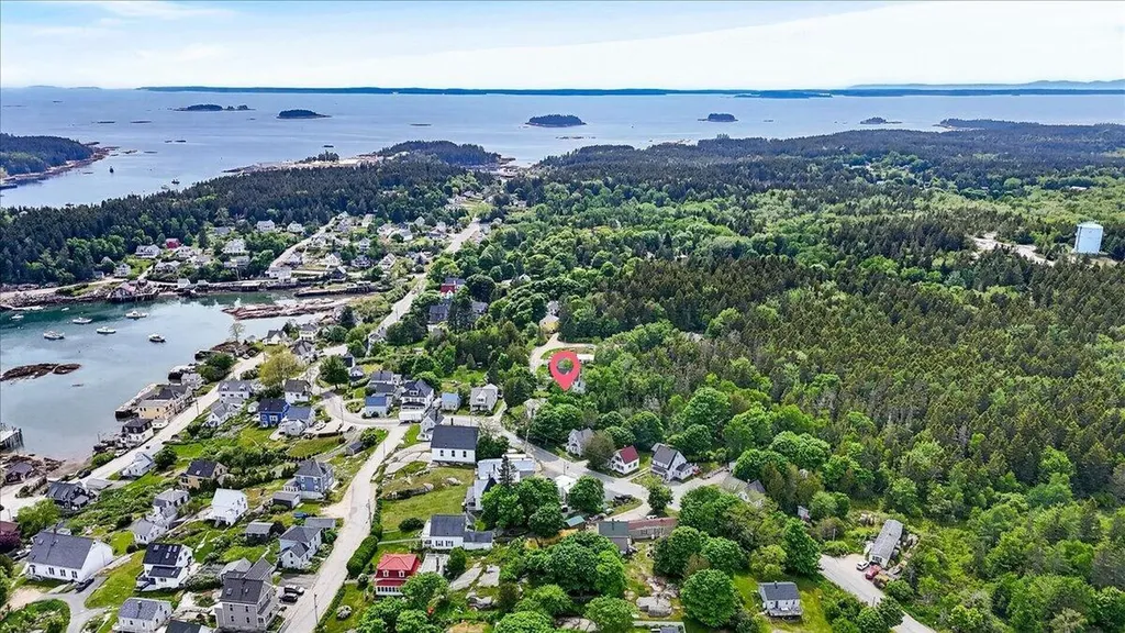 5 Mcdonald Lane Stonington ME 04681