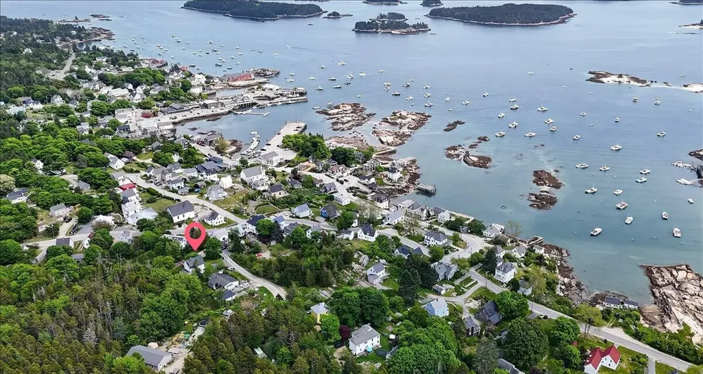 5 Mcdonald Lane Stonington ME 04681
