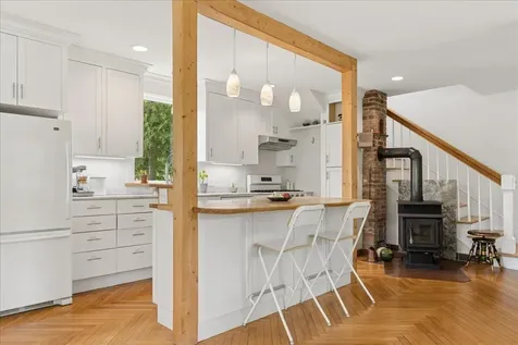 5 Mcdonald Lane Stonington ME 04681