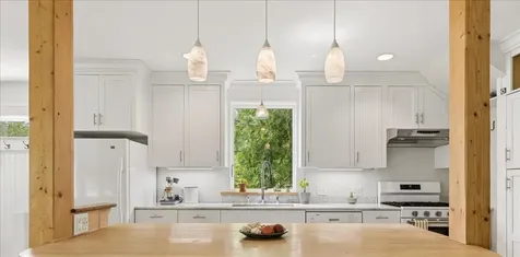 5 Mcdonald Lane Stonington ME 04681