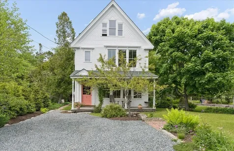 5 Mcdonald Lane Stonington ME 04681
