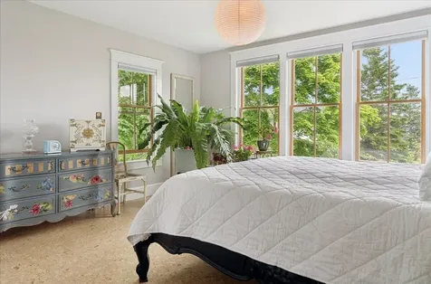 5 Mcdonald Lane Stonington ME 04681
