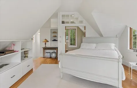 5 Mcdonald Lane Stonington ME 04681