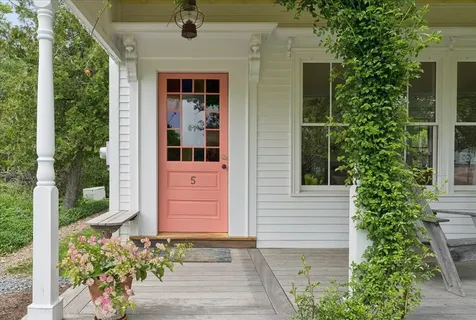 5 Mcdonald Lane Stonington ME 04681