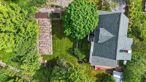 5 Mcdonald Lane Stonington ME 04681