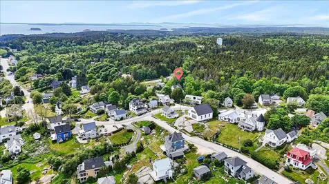 5 Mcdonald Lane Stonington ME 04681