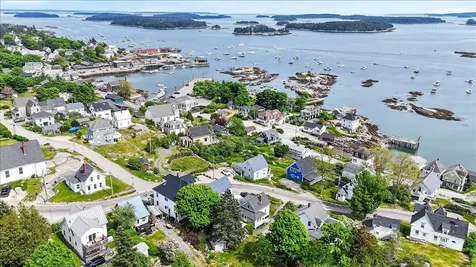 5 Mcdonald Lane Stonington ME 04681