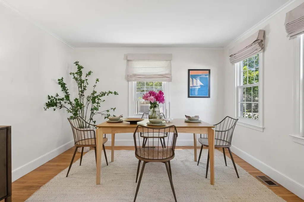 12 Linwood Street Cape Elizabeth ME 04107