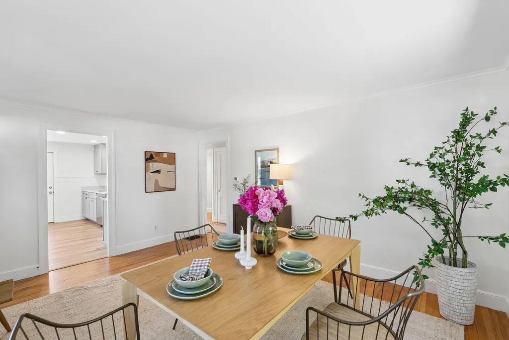 12 Linwood Street Cape Elizabeth ME 04107
