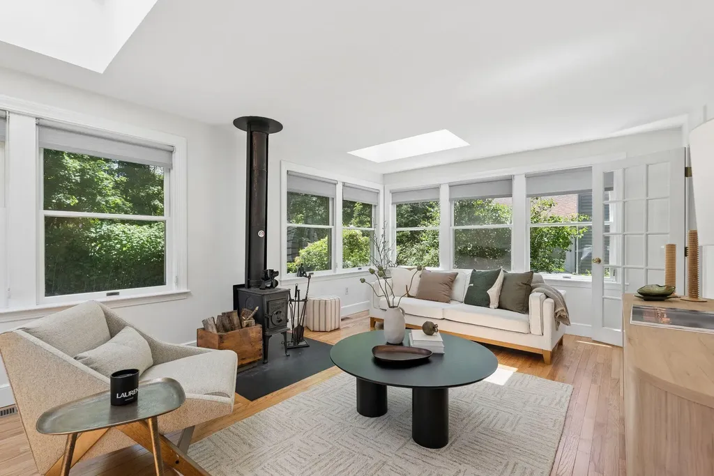12 Linwood Street Cape Elizabeth ME 04107