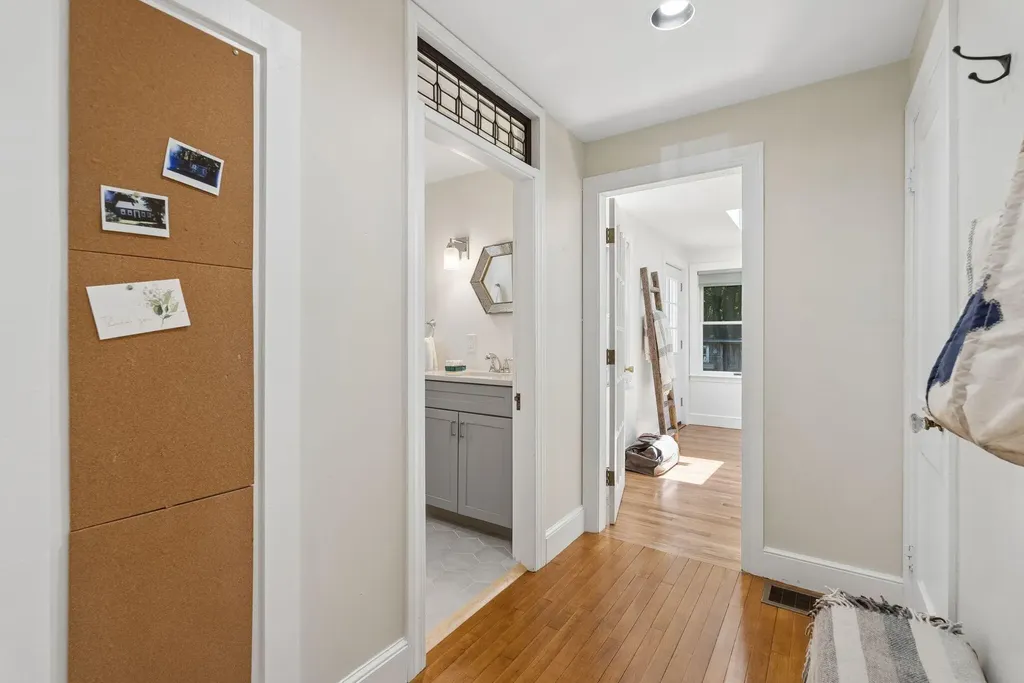 12 Linwood Street Cape Elizabeth ME 04107