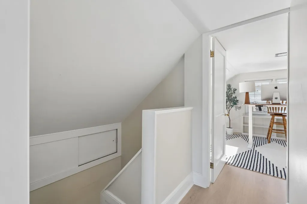 12 Linwood Street Cape Elizabeth ME 04107