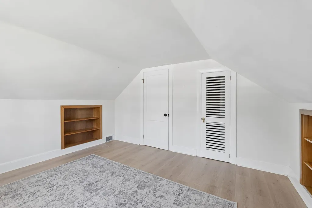12 Linwood Street Cape Elizabeth ME 04107